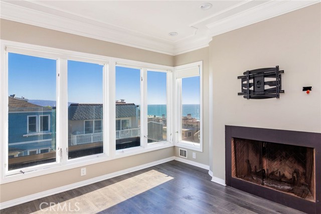 121 35th Street, Manhattan Beach, California 90266, 4 Bedrooms Bedrooms, ,4 BathroomsBathrooms,Residential,Sold,35th,SB19227401