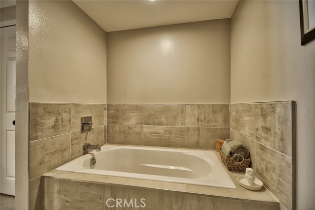 512 Esplanade, Redondo Beach, California 90277, 2 Bedrooms Bedrooms, ,2 BathroomsBathrooms,Residential,Sold,Esplanade,IN17223458