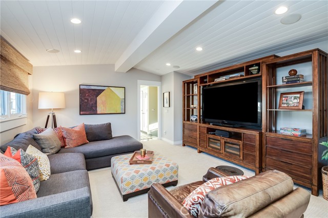 524 4th Street, Manhattan Beach, California 90266, 4 Bedrooms Bedrooms, ,2 BathroomsBathrooms,Residential,Sold,4th,SB21061545
