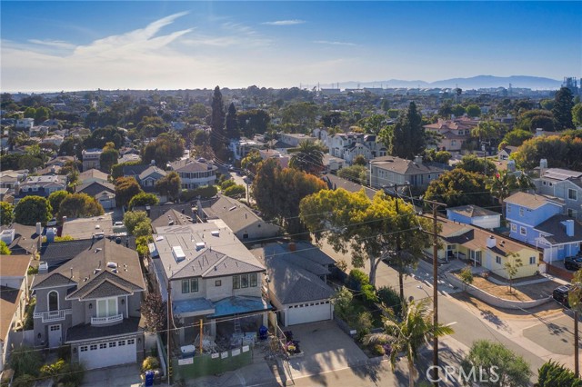 2617 Oak Avenue, Manhattan Beach, California 90266, 3 Bedrooms Bedrooms, ,1 BathroomBathrooms,Residential,Sold,Oak,SB21114523