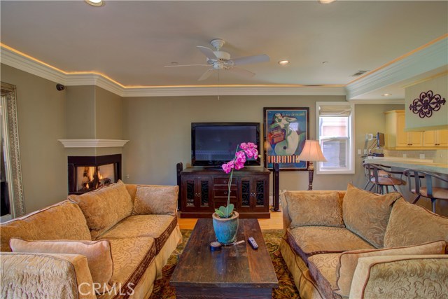 2403 Rockefeller Lane, Redondo Beach, California 90278, 3 Bedrooms Bedrooms, ,2 BathroomsBathrooms,Residential,Sold,Rockefeller,SB20237105