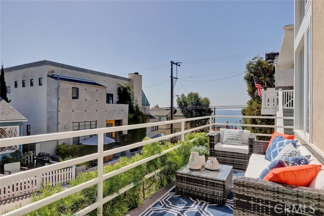 323 29th Street, Manhattan Beach, California 90266, ,Residential Income,Sold,29th,SB19246762