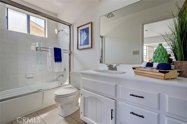 2513 Voorhees Avenue, Redondo Beach, California 90278, 2 Bedrooms Bedrooms, ,2 BathroomsBathrooms,Residential,Sold,Voorhees,SB18186536