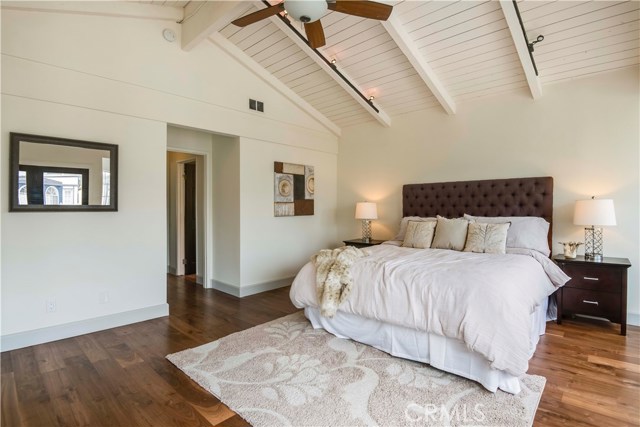 1023 4th Street, Hermosa Beach, California 90254, 3 Bedrooms Bedrooms, ,2 BathroomsBathrooms,Residential,Sold,4th,SB19152573