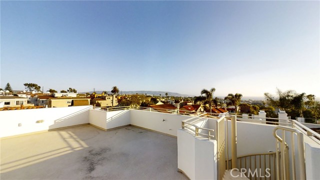 625 Lucia Avenue, Redondo Beach, California 90277, 3 Bedrooms Bedrooms, ,2 BathroomsBathrooms,Residential,Sold,Lucia,SB20075616