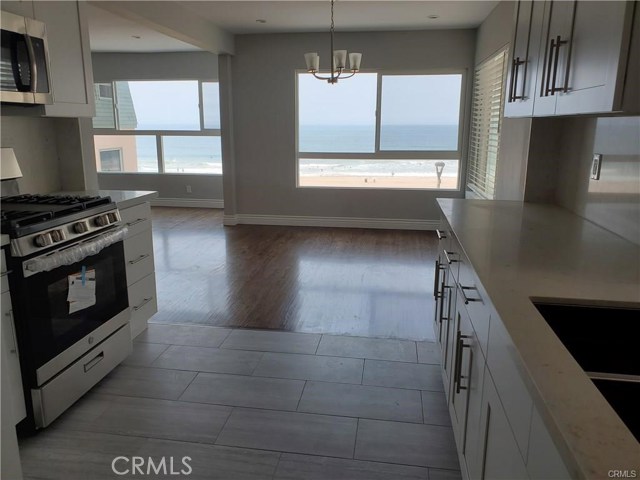 3212 The Strand, Manhattan Beach, California 90266, 3 Bedrooms Bedrooms, ,2 BathroomsBathrooms,Residential,Sold,The Strand,IN21015203