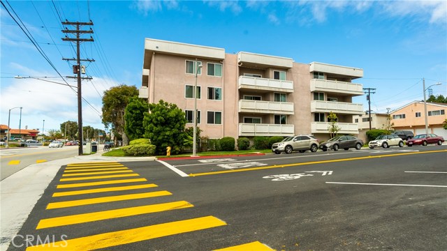 1321 Beryl Street, Redondo Beach, California 90277, 2 Bedrooms Bedrooms, ,2 BathroomsBathrooms,Residential,Sold,Beryl,SB20091462