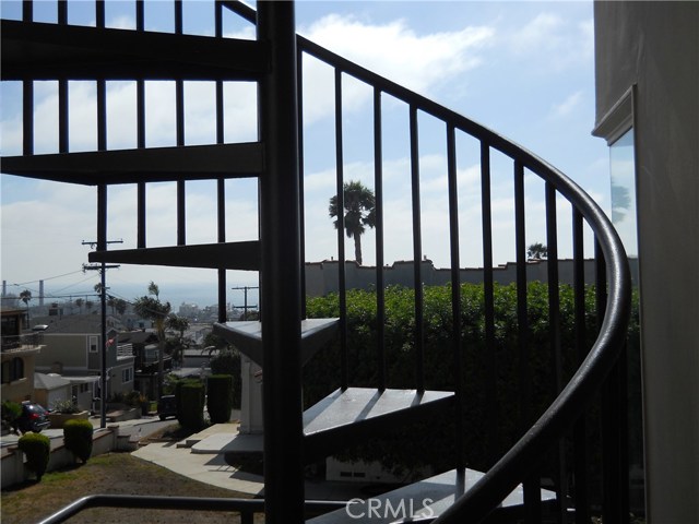 1235 2nd Street, Hermosa Beach, California 90254, 4 Bedrooms Bedrooms, ,4 BathroomsBathrooms,Residential,Sold,2nd,SB17185212