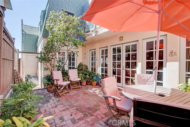 3208 The Strand, Manhattan Beach, California 90266, 6 Bedrooms Bedrooms, ,4 BathroomsBathrooms,Residential,Sold,The Strand,SB21084346