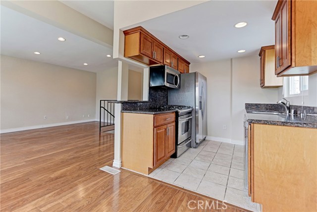 1217 24th Street, Hermosa Beach, California 90254, 3 Bedrooms Bedrooms, ,3 BathroomsBathrooms,Residential,Sold,24th,SB18287542