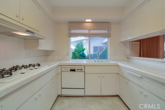 2143 Velez Drive, Rancho Palos Verdes, California 90275, 3 Bedrooms Bedrooms, ,2 BathroomsBathrooms,Residential,Sold,Velez,SB20181940