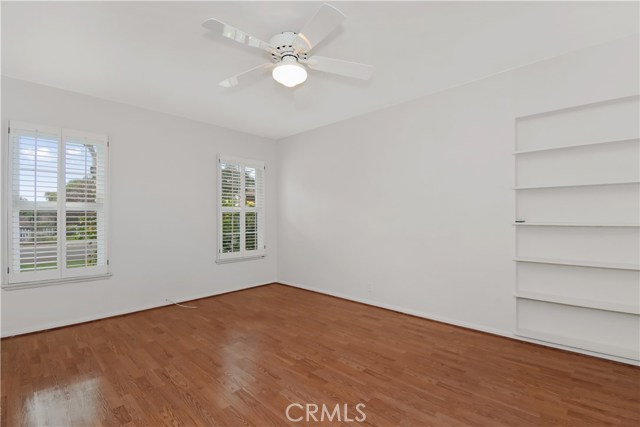 Downstairs bedroom.