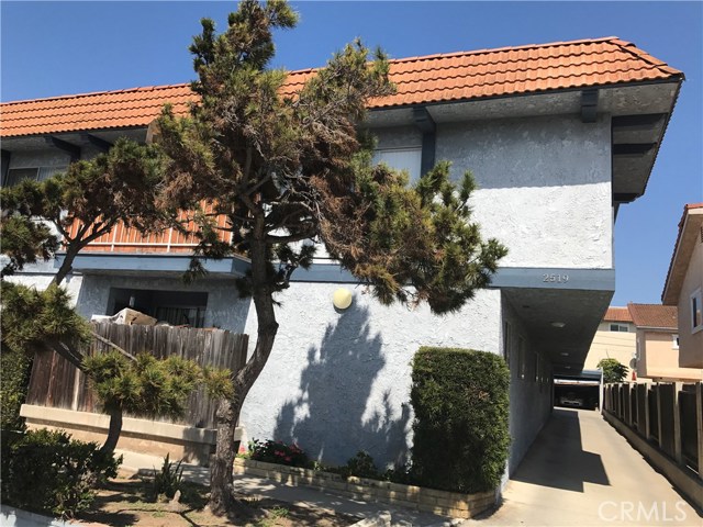 2519 Voorhees Avenue, Redondo Beach, California 90278, ,Residential Income,Sold,Voorhees,SB17052772