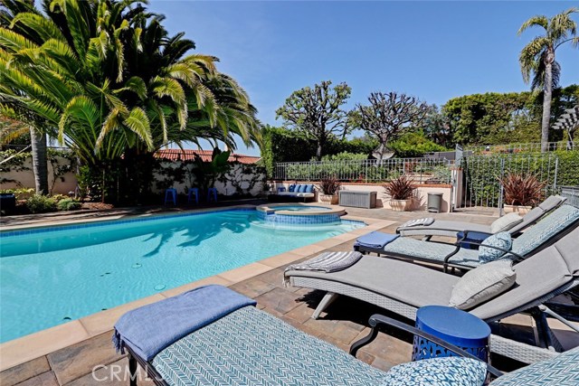 Rejuvenate and lounge by the Pool & Spa with a glass of wine or tan on the reclining chairs.