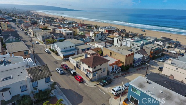 150 31st Street, Hermosa Beach, California 90254, 4 Bedrooms Bedrooms, ,1 BathroomBathrooms,Residential,Sold,31st,SB19066906