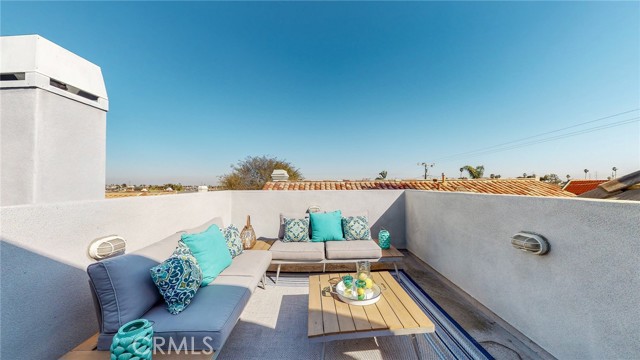 1905 Speyer Lane, Redondo Beach, California 90278, 4 Bedrooms Bedrooms, ,4 BathroomsBathrooms,Residential,Sold,Speyer,WS21040158