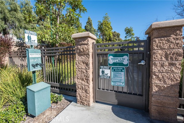 2 Bed Home for Sale in Hawthorne, California