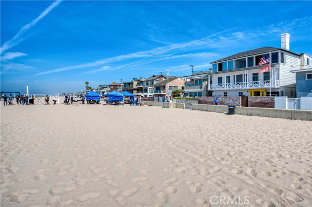 3033 The Strand, Hermosa Beach, California 90254, 6 Bedrooms Bedrooms, ,5 BathroomsBathrooms,Residential,Sold,The Strand,NP20021820