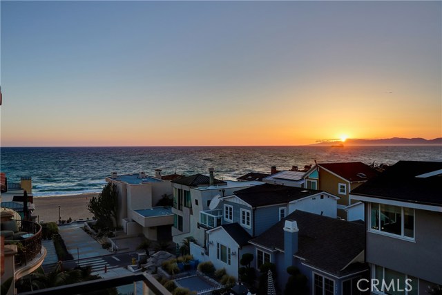 130 19th Street, Manhattan Beach, California 90266, 4 Bedrooms Bedrooms, ,4 BathroomsBathrooms,Residential,Sold,19th,SB18215561