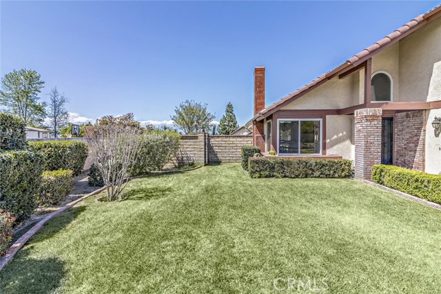 Great landscaping in the front yard