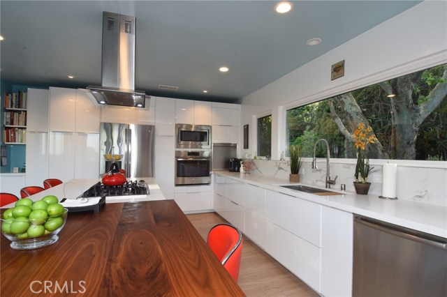 Can't get enough of this kitchen!  You won't want to leave!