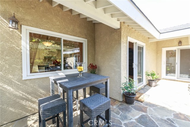 Outdoor Dining Space Adjacent to Indoor Dining Area Outdoor Dining Space Adjacent to Indoor Dining Area
