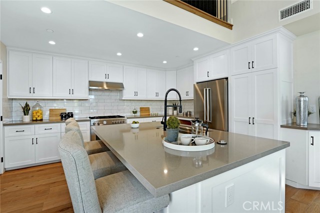 528 Elena Avenue, Redondo Beach, California 90277, 4 Bedrooms Bedrooms, ,4 BathroomsBathrooms,Residential,Sold,Elena,SB21098189