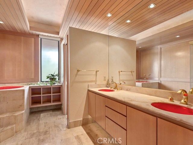 8 Eastfield Drive, Rolling Hills, California 90274, 5 Bedrooms Bedrooms, ,2 BathroomsBathrooms,Residential,Sold,Eastfield,SB17221489