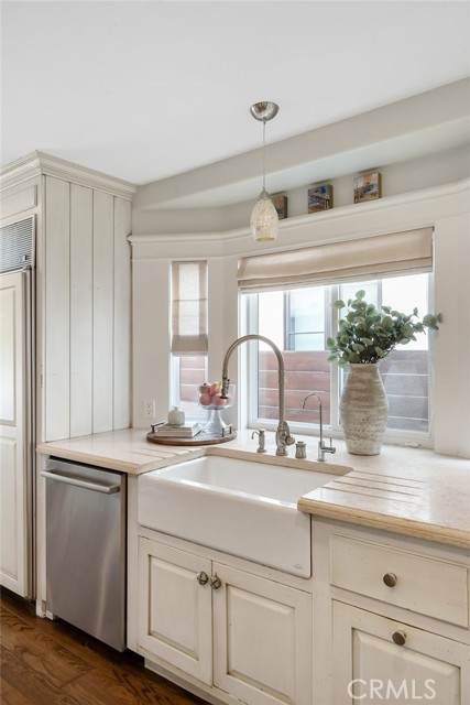 1724 Walnut Avenue, Manhattan Beach, California 90266, 4 Bedrooms Bedrooms, ,3 BathroomsBathrooms,Residential,Sold,Walnut,SB21065266