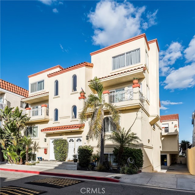 840 Loma Drive, Hermosa Beach, California 90254, 3 Bedrooms Bedrooms, ,2 BathroomsBathrooms,Residential,Sold,Loma,SB18033597
