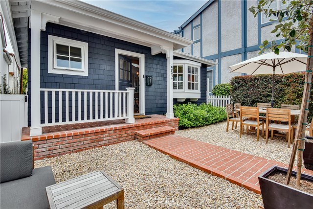552 3rd Street, Manhattan Beach, California 90266, 3 Bedrooms Bedrooms, ,1 BathroomBathrooms,Residential,Sold,3rd,SB21099557