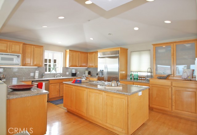 84 Manhattan Avenue, Manhattan Beach, California 90266, 3 Bedrooms Bedrooms, ,3 BathroomsBathrooms,Residential,Sold,Manhattan,SB21020402