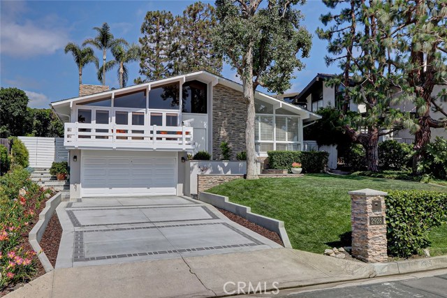 2928 Via Alvarado, Palos Verdes Estates, California 90274, 4 Bedrooms Bedrooms, ,1 BathroomBathrooms,Residential,Sold,Via Alvarado,SB19140723