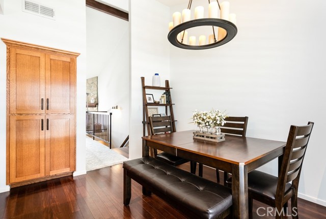 606 Guadalupe Avenue, Redondo Beach, California 90277, 2 Bedrooms Bedrooms, ,Residential,Sold,Guadalupe,PV18085371