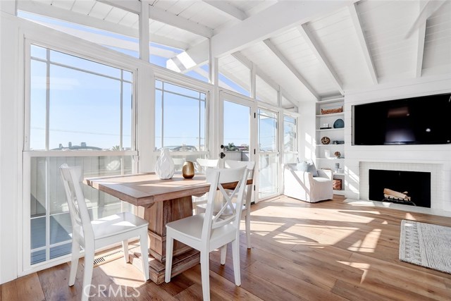 1617 Raymond Avenue, Hermosa Beach, California 90254, 3 Bedrooms Bedrooms, ,2 BathroomsBathrooms,Residential,Sold,Raymond,SB20048539