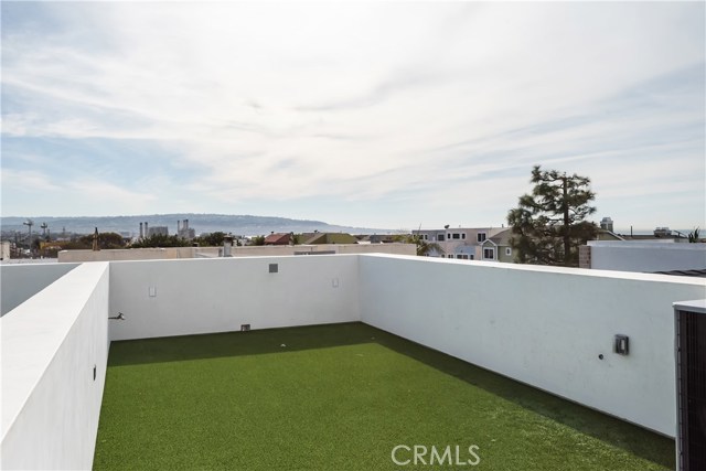 1102 Loma Dr Drive, Hermosa Beach, California 90254, 3 Bedrooms Bedrooms, ,1 BathroomBathrooms,Residential,Sold,Loma Dr,SB21008309