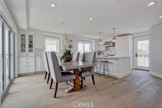 700 Loma Drive, Hermosa Beach, California 90254, 3 Bedrooms Bedrooms, ,3 BathroomsBathrooms,Residential,Sold,Loma,SB18137113