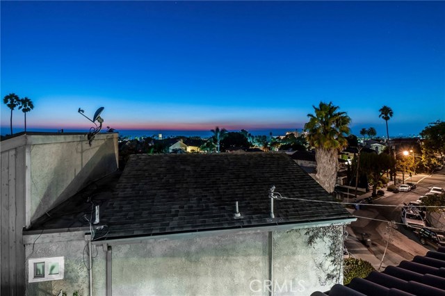 636 Vincent Park #A, Redondo Beach, California 90277, 3 Bedrooms Bedrooms, ,2 BathroomsBathrooms,Residential,Sold,Vincent Park #A,SB20200007