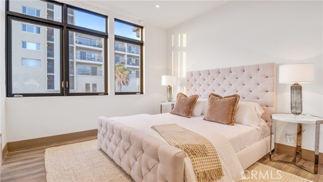 1000 Esplanade, Redondo Beach, California 90277, 3 Bedrooms Bedrooms, ,3 BathroomsBathrooms,Residential,Sold,Esplanade,SB17089223