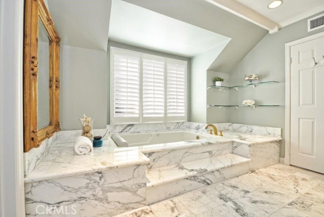 Spa Tub in Master Bathroom