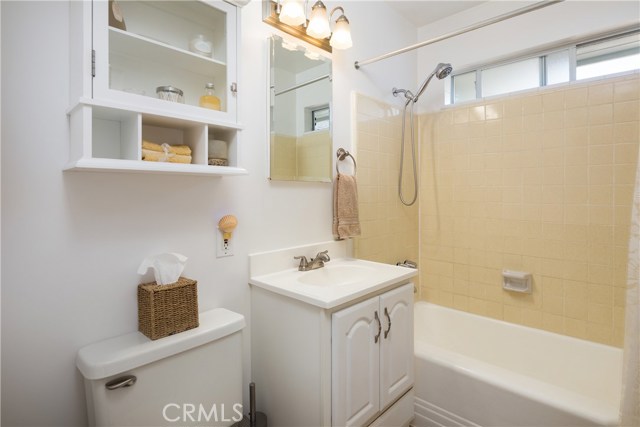 1505 Wendy Way, Manhattan Beach, California 90266, 2 Bedrooms Bedrooms, ,2 BathroomsBathrooms,Residential,Sold,Wendy,SB17157173