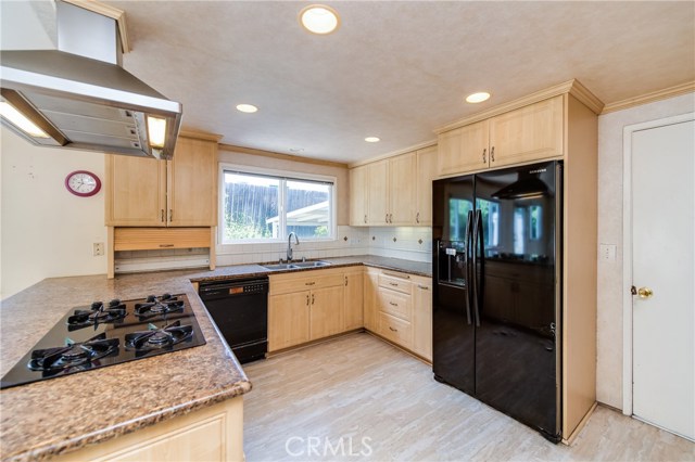 5669 Whitecliff Drive, Rancho Palos Verdes, California 90275, 4 Bedrooms Bedrooms, ,3 BathroomsBathrooms,Residential,Sold,Whitecliff,PV17220054