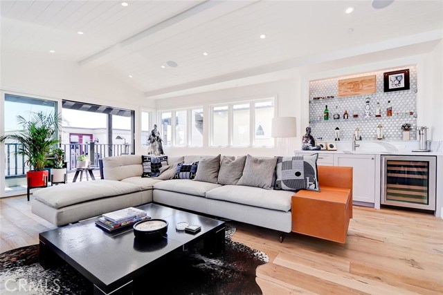 436 27th Street, Manhattan Beach, California 90266, 4 Bedrooms Bedrooms, ,4 BathroomsBathrooms,Residential,Sold,27th,SB20086504