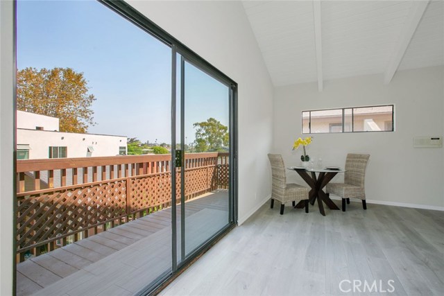 706 Vincent, Redondo Beach, California 90277, 2 Bedrooms Bedrooms, ,3 BathroomsBathrooms,Residential,Sold,Vincent,SB18193066