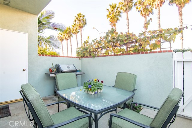2206 Manhattan Beach Boulevard, Redondo Beach, California 90278, 3 Bedrooms Bedrooms, ,2 BathroomsBathrooms,Residential,Sold,Manhattan Beach,SB20239110