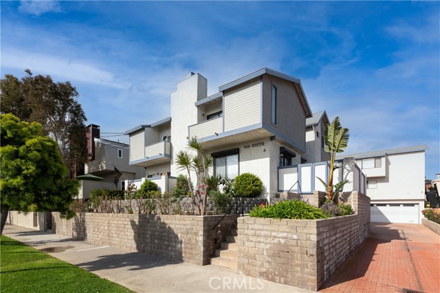 305 Broadway, Redondo Beach, California 90277, 3 Bedrooms Bedrooms, ,2 BathroomsBathrooms,Residential,Sold,Broadway,OC21094038