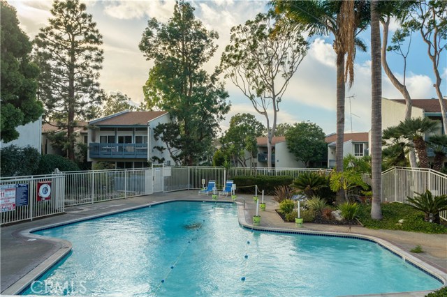 605 Prospect Avenue, Redondo Beach, California 90277, 2 Bedrooms Bedrooms, ,2 BathroomsBathrooms,Residential,Sold,Prospect,SB21011888