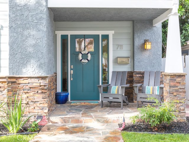 711 Irena Avenue, Redondo Beach, California 90277, 4 Bedrooms Bedrooms, ,2 BathroomsBathrooms,Residential,Sold,Irena,SB19226574