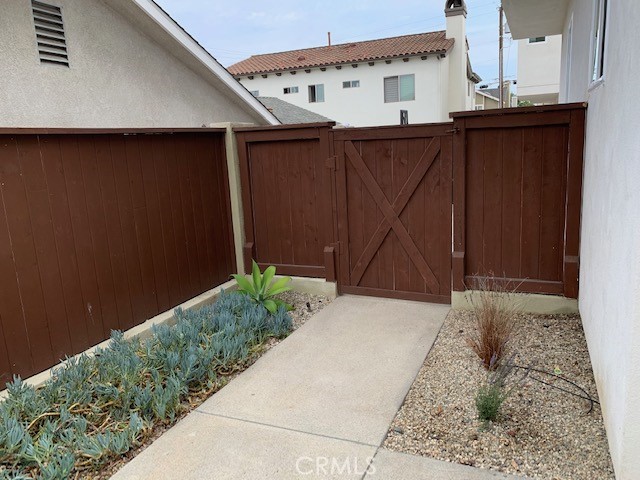 1933 Gates Avenue, Redondo Beach, California 90278, 4 Bedrooms Bedrooms, ,3 BathroomsBathrooms,Residential,Sold,Gates,SB21164757