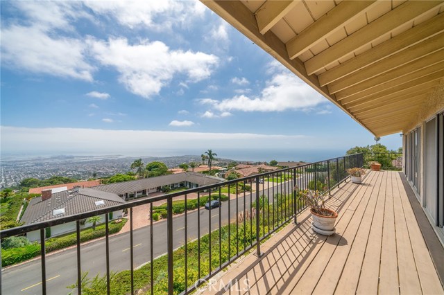 3438 Starline Drive, Rancho Palos Verdes, California 90275, 4 Bedrooms Bedrooms, ,5 BathroomsBathrooms,Residential,Sold,Starline,PV19218463